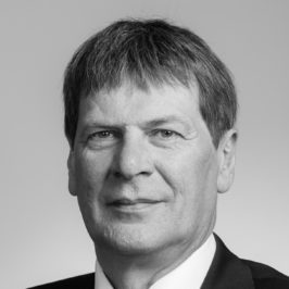 Nýja stjórnarskráin eða nýja símaskráin?