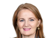 Um byggingu knatthúss FH