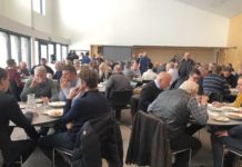 Fullt út úr dyrum á Akureyri