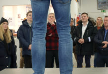 Heimsóttu fyrirtæki á fallegum morgni á Ísafirði